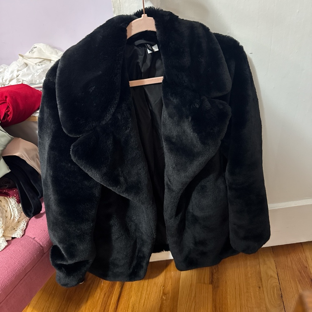 H&M Elegant Black Faux Fur Jacket